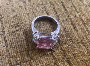 Elegante Anillo de Plata con Piedra Rosa - Imagen 1 de 6