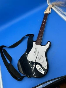 Rock Band 4 Black Wireless Guitar Fender Stratocaster Xbox One 91161 Tested - Picture 1 of 7