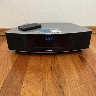 Bose Wave Music System IV CD Player/AM/FM Radio and Remote Silver 417788-WMS - Image 1 of 4