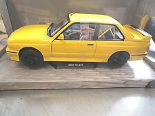 BMW M3 E30 Evo Sport 1990 gelb yellow 1801513 Solido Metall  1:18 