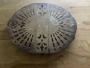 Vintage Expandable Footed Trivet Hot Plate Silver Color - Picture 1 of 6