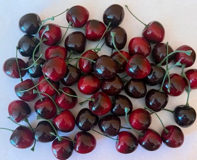 46 cerezas rojas - Decoración de frutero hágalo usted mismo sintético - muy realista con tallo verde Foto 1 de 2