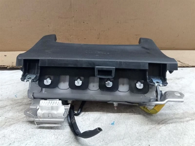 2010 - 2015 TOYOTA PRIUS LEFT DRIVER SIDE KNEE AIR BAG OEM Foto 1 de 4