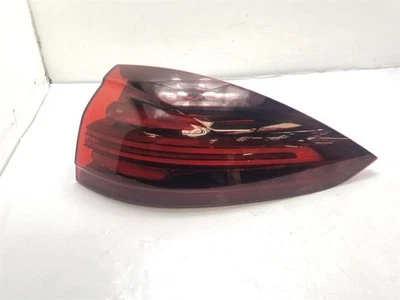 Porsche Cayenne 2018 luz trasera derecha lado del conductor 5 puertas Estate 958631062 Foto 1 de 4