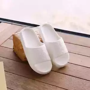 Soft, non-slip indoor, office, bathroom slippers, white - Picture 1 of 1
