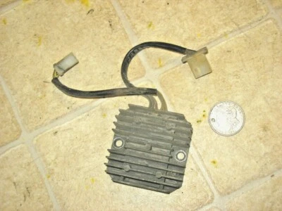 Conjunto rectificador regulador de voltaje 81 Honda CM400C personalizado CM400 CM 400 C 400C Foto 1 de 4