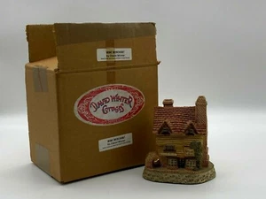 Retro 1980 DAVID WINTER Ornamental Ceramic Cottages "Wine Merchant" Boxed - Picture 1 of 12