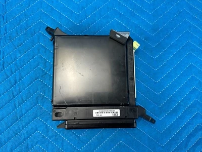 丰田红杉司机侧保险丝和继电器接线块 36k 2011 - 2017 原始设备制造商 — 第 1/4 张图片