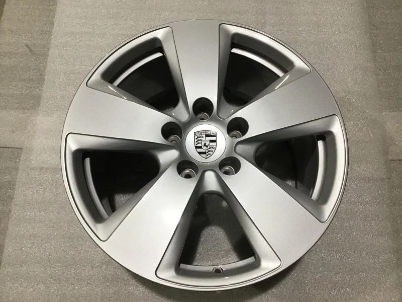 2019 2020 Porsche Cayenne Wheel 67565 19x9.5 Silver 5 Spoke Rear OE 9Y0601025AS  - Image 1 of 4