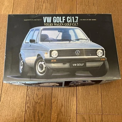 VW GOLF Ci1.7 Plastic Model Kit scala 124 non assemblato con istruzioni - Immagine 1 di 4