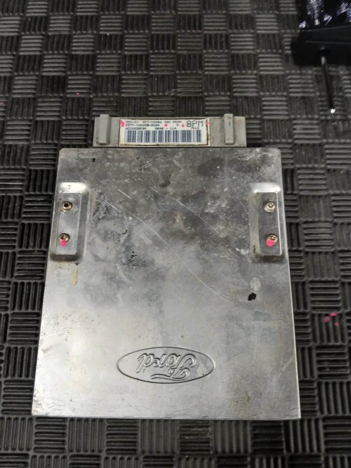 1989 Ford F150 BRONCO 4.9L 300ci ECM Engine Control Module  E8TF-12A650-BS2A - Image 1 of 4