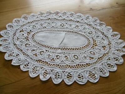 Napperon ovale coton broderie ruban  ( 42 x 27 cms ) - Photo 1/4