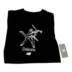 T-Shirt Shohei Ohtani New Balance schwarz ""Einhorn"" (Limitierte Auflage) Gr.: Small - Bild 1 von 9