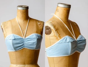 Top de bikini halter de algodón a cuadros azul de guinga de los años 50 - Imagen 1 de 6