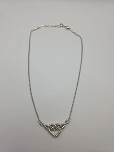 Collar Brighton Interlok V Corazón Nudo Celta Estilo Tono Plata Regalo San Valentín - Imagen 1 de 4