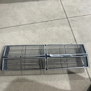 1969 FORD THUNDERBIRD GRILLE FRONT USED CONDITION - Picture 1 of 10