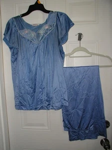 Vintage Vanity Fair pajama set top bottoms purple floral yoke Size L - Picture 1 of 5