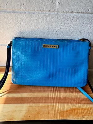 Kate Spade Saturday 皮革斜挎包钴蓝色 — 第 1/4 张图片