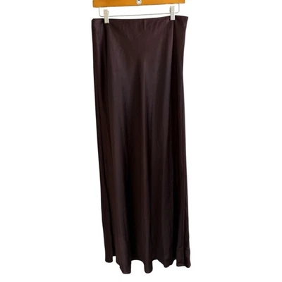 Saia maxi vintage cetim marrom chocolate 8 caprichoso minimalista festa de fim de ano - Imagem 1 de 4