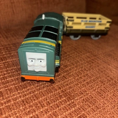 "Thomas & Friends Trackmaster моторизованный Paxton" 2009 Mattel с автомобилем BMQ - Изображение 1 из 4