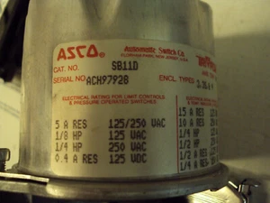 Asco Tri-point; Unidad de interruptor SB11D y transductor TH10A21; 13-300 PSI - Imagen 1 de 2