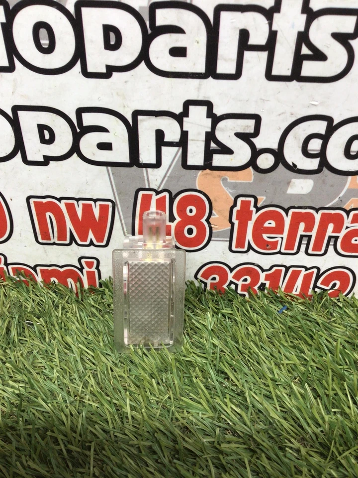 ✅ Luz interior cargador Dodge 2023 PN:68416926AB OEM Foto 1 de 3