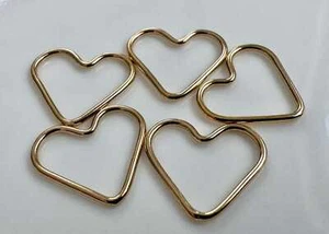 5 piezas - Dije Corazón Cerrado 13,5 mm x 15 mm Oro Amarillo Relleno 14K (P10531) - Imagen 1 de 8