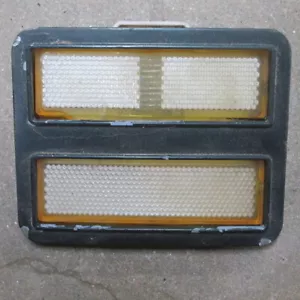 73 74 75 76 77 CHEVCHEVROLET EL CAMINO DERECHO GM GUARDABARROS DELANTERO LUZ Y BISEL - Imagen 1 de 4