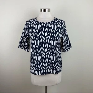 Everly Navy Blue White Geometric Blouse Top Short Sleeve Women Size Small - Picture 1 of 6