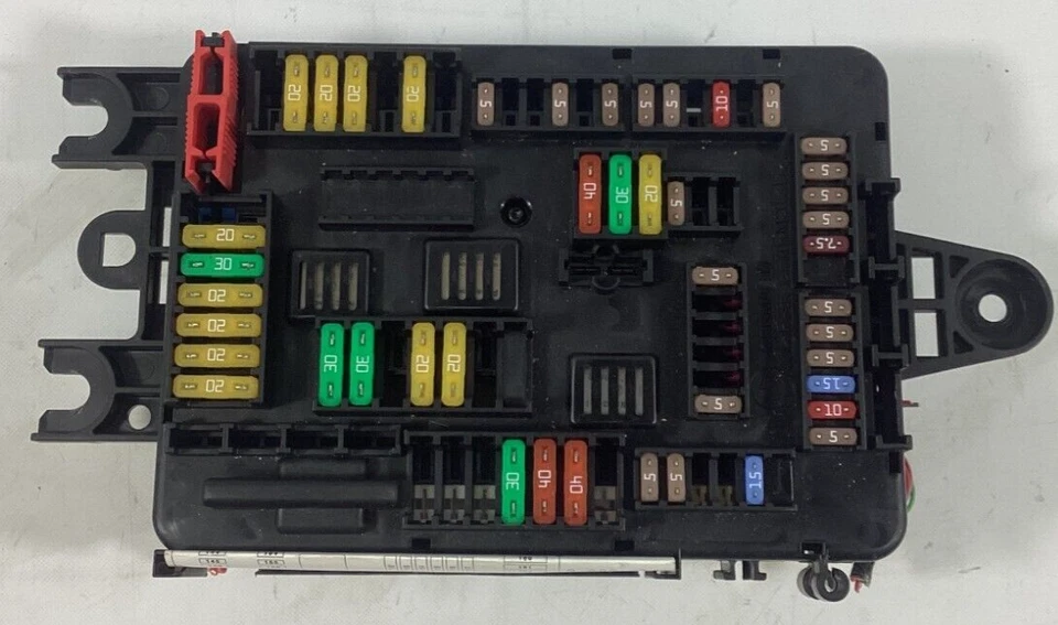 BMW M4 2016-2020 maletero trasero distribución de energía relé de fusibles módulo de unidad OEM. Foto 1 de 4