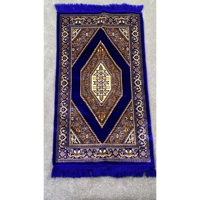 Исламский молитвенный коврик синий с геометрическим узором велюровый коврик с бахромой 48 x 27 - Изображение 1 из 4
