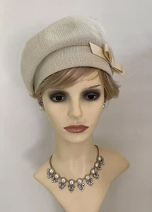 Kangol Vintage 1960s Style Ivory Polyester Beret With Petersham Bow To Side - Picture 1 of 12