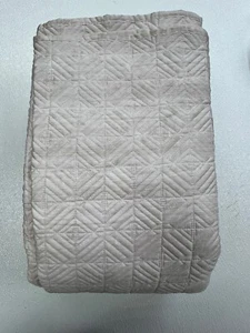Hotel Collection Woodrose F/Q Quilted Coverlet Light Pink Preowned W/defect - Picture 1 of 10