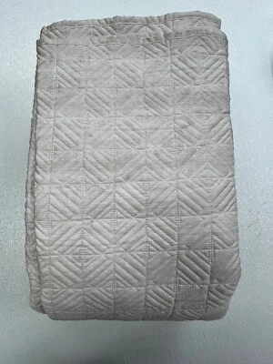 Cobertor acolchoado Hotel Collection Woodrose F/Q rosa claro usado com defeito - Imagem 1 de 4