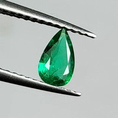 0.38CT - Natural Zambian Emerald Pear Shape Unique Luster Leaf Green Gem - 7094 - Image 1 of 2