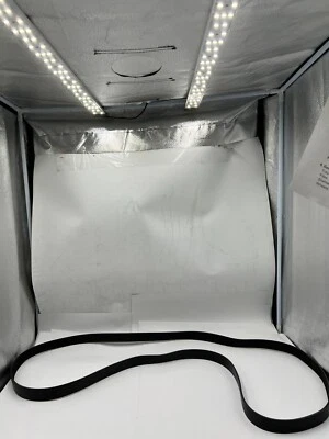 Genuine OEM John Deere Engine Fan Drive V-Belt SU23542 - Image 1 of 4