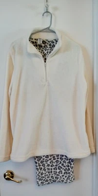 Woman's Fleece Pajama Set Animal Print Size 2X 18W 20W - Image 1 of 4