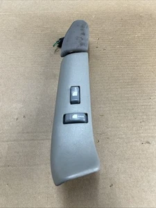 95-00 Chevy Suburban Tahoe GMC Yukon Pass. RH Power Window & Lock Switch & Bezel - Picture 1 of 13