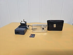 Canon IXUS i5 /  Digital Camera , With 256mb Sd Card  - Picture 1 of 10