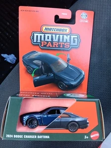 Caricabatteria Dodge Daytona 2024 * blu scuro * 2026 Matchbox parti mobili custodia J - Foto 1 di 1