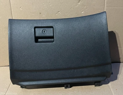 2008-2013 INFINITI G37 PAINEL PORTA-LUVAS COMPARTIMENTO DE ARMAZENAMENTO FABRICANTE DE EQUIPAMENTO ORIGINAL 68102 JK600 - Imagem 1 de 4