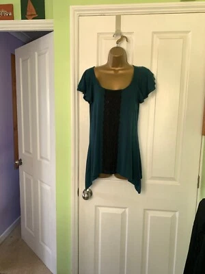 Ladies M&S teal colored scoop neck top, black lace trim & acymmetric hem size12 - Image 1 of 4