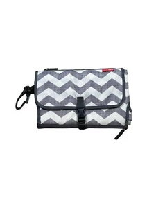 Skip Hop Pronto Baby Portable Changing Station & Diaper Changing Pad Clutch Gray - Picture 1 of 6