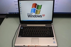 #189 Toshiba SATELLITE A135 PENTIUM DUAL @ 1.73Ghz 2GB RAM 80gb HDD WINDOWS XP - Picture 1 of 13