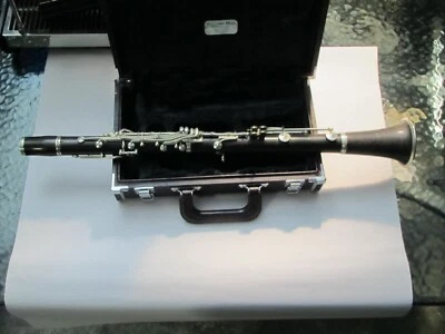 Clarinete de madera antiguo en estuche Yamaha - incompleto, leer descripción Foto 1 de 4