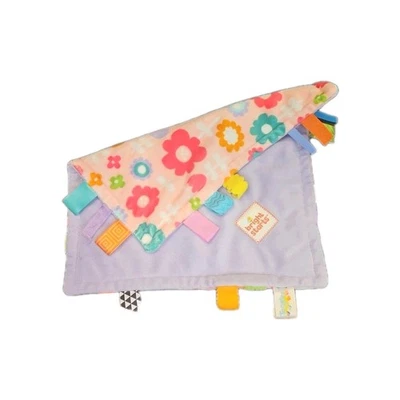 "Manta de seguridad Bright Starts Taggies Lovey rosa flores lavanda espalda 12""" Foto 1 de 4