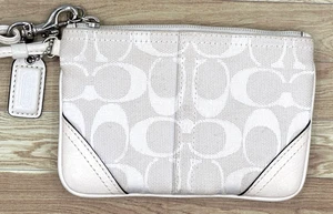 Vintage Y2K Coach Signature C Stoff Handgelenktasche elfenbein/weiß Reißverschluss Beutel mit Riemen - Bild 1 von 17