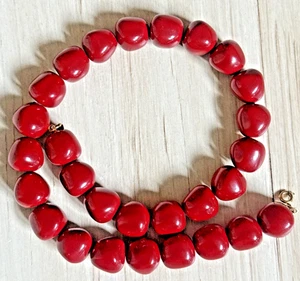 Collar Disfraz Vintage Corona Trifari Rojo Cereza Cuentas 17" - Imagen 1 de 6