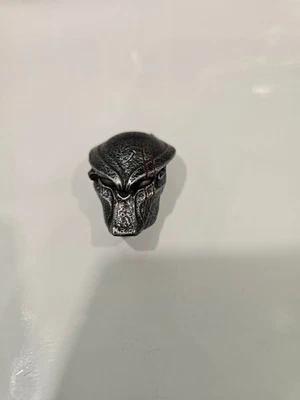 Hot Toys AVP MMS074 Machiko She Predator Mask - Image 1 of 3