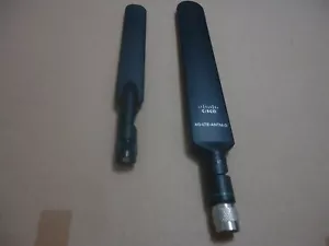 2 X ANTENNAS Cisco 4G-LTE-ANTM-D Dipole Antenna PLUS SECOND UNBRANDED ANTENNA - Picture 1 of 12